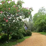 Le Chant Des Fees Bed & Breakfast