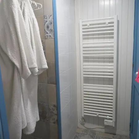 Le Chant Des Fees Frühstückspension 3*