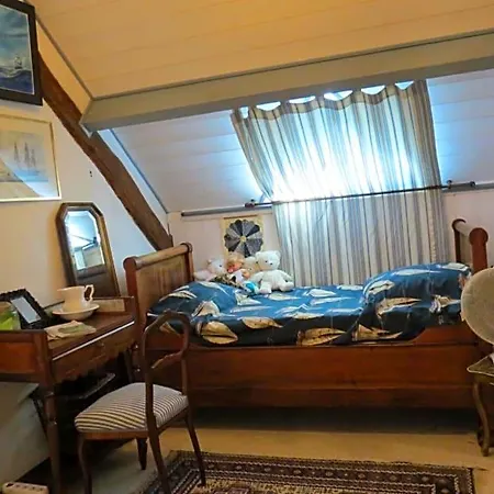 Le Chant Des Fees Bed & Breakfast 3*