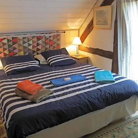Le Chant Des Fees Bed & Breakfast