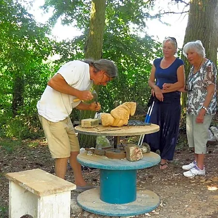 Le Chant Des Fees Bed & Breakfast Notre-Dame-de-Courson