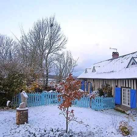 Le Chant Des Fees Bed & Breakfast 3*