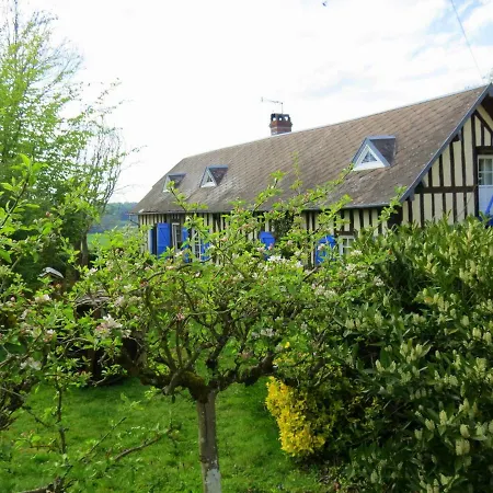 Le Chant Des Fees Bed & Breakfast *