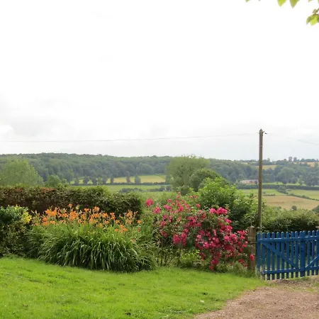 Frühstückspension Le Chant Des Fees 3*