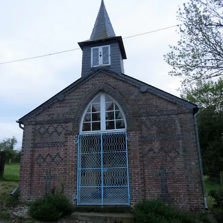 Le Chant Des Fees Frühstückspension