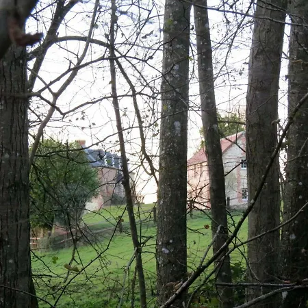Le Chant Des Fees Bed & Breakfast