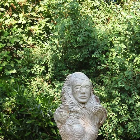 Le Chant Des Fees Frühstückspension