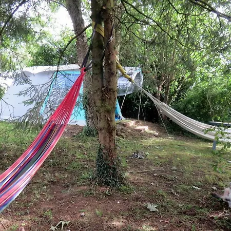 Le Chant Des Fees Bed & Breakfast *